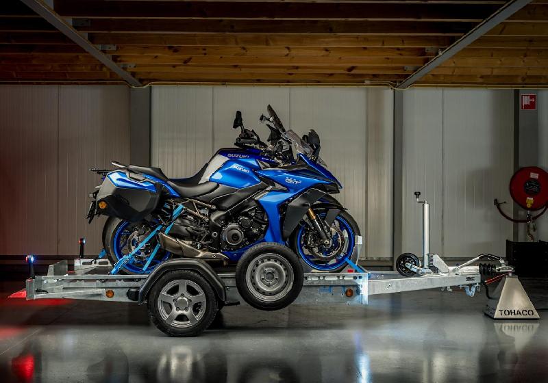 Remorque porte-moto abaissable pneumatique autonome TOHACO MO116/2815 - 1600 Kg - 1 essieux freiné - Référence -41470_3