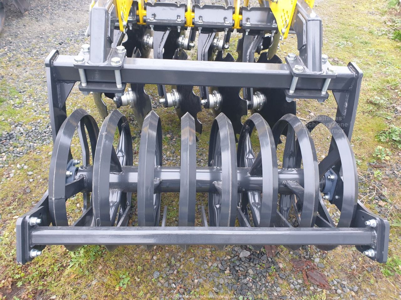 Déchaumeur à disques indépendants pour la vigne, les vergers et le maraîchage - Agroland WINEDISC_3