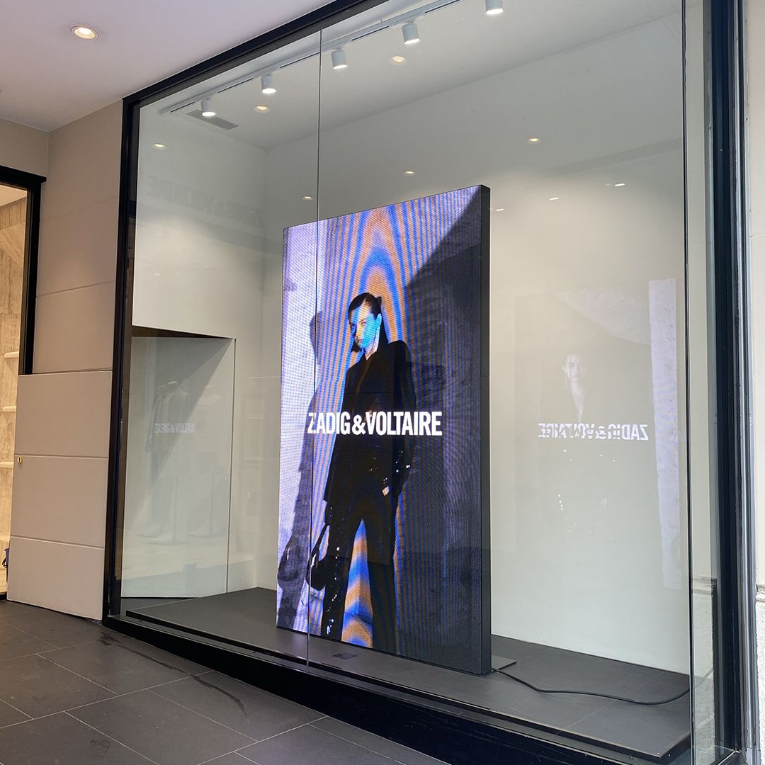 Kakémono digital LED à taille sur mesure, à luminosité réglable -Dimensions 192x96x4,3 cm - MODEL XL_4