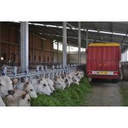 Autochargeuse robuste avec cardan grand angle côté tracteur