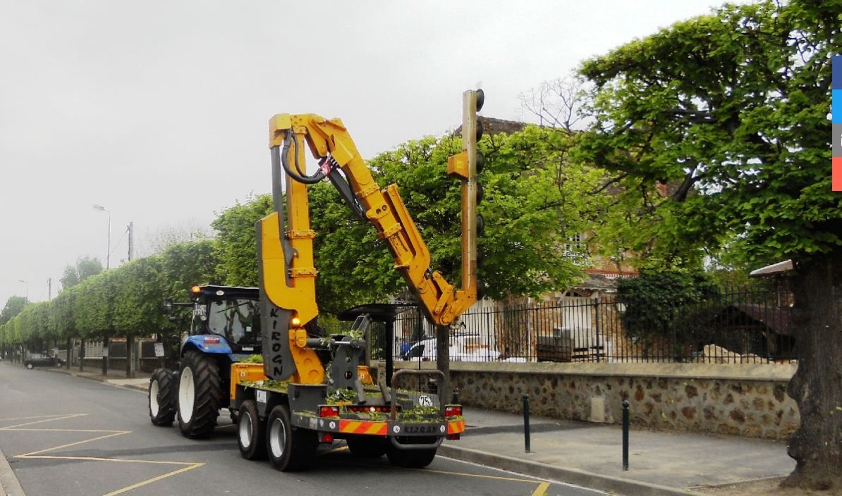 Élagueuse SH 1000 avec commandes électrohydrauliques et radiocommande