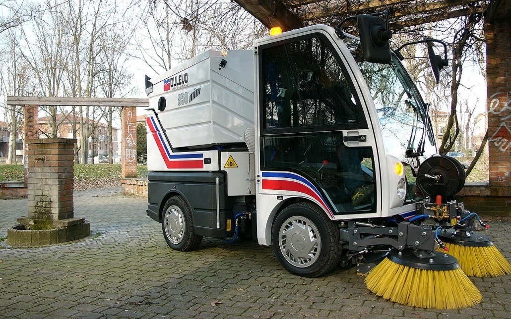Dulevo 850 Mini, balayeuse stable et ergonomique pour zones urbaines