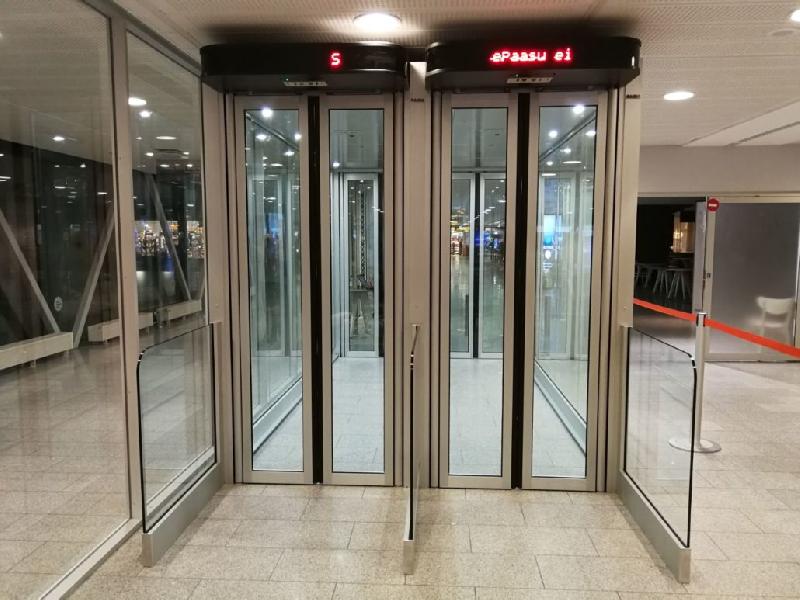 Corridor de sortie - Saima - Contrôle des flux passagers avec capteurs et éclairage LED_3