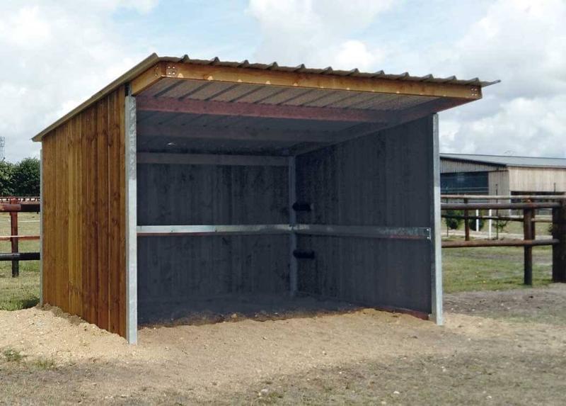 Abris et boxes de prairies pour chevaux - matériau durable et livraison en France_3