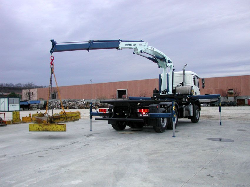 Série 22500 E ASC PLUS - Grue auxiliaire Cormach - Pression 300 à 315 bar - Longueur du bras jusqu'à 21,77 m_3