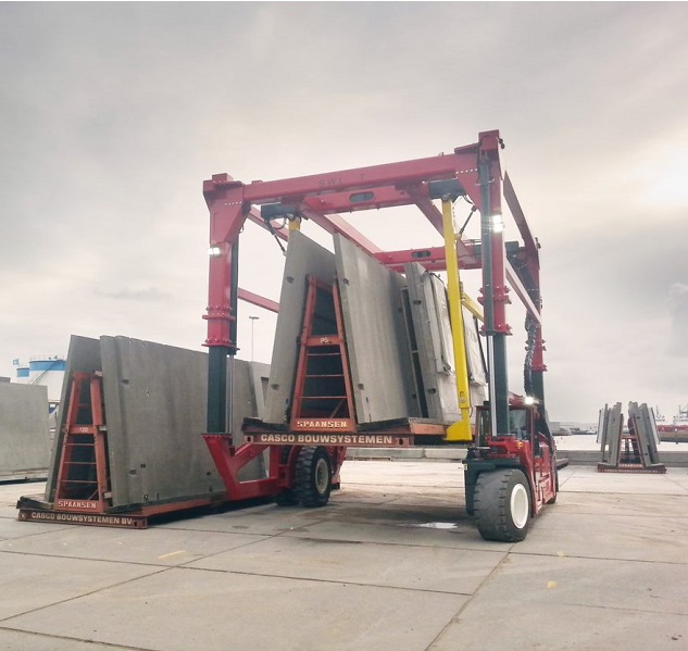 Chariot cavalier combi sc et combi mg jusqu'à 100 tonnes pour la manipulation des charges surdimensionnées  et des conteneurs_3