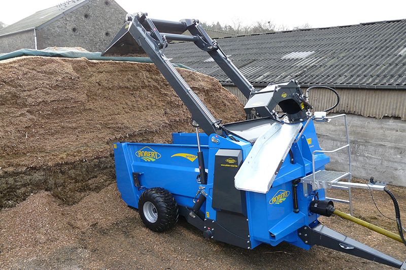 Pailleuse agricole traînée - Atelier Robert SA - 7 m3 - Paillage adaptable tous types d'ensilage, balles rondes et rectangulaires_3