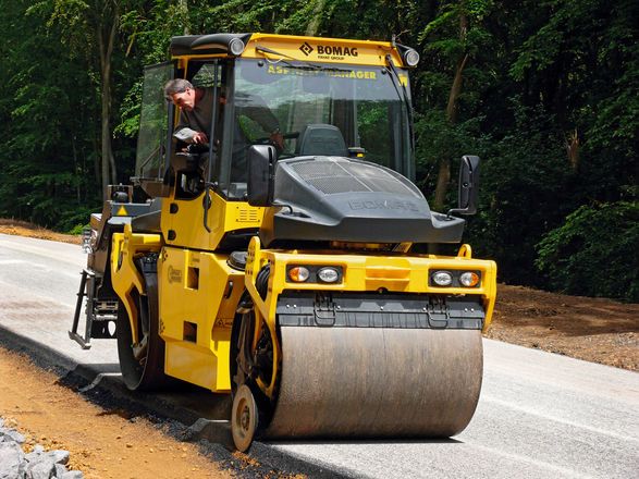 Compacteur Bomag avec système de contrôle individuel de la vibration