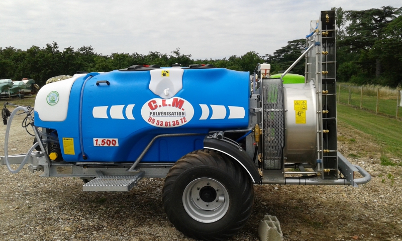 Atomiseur à aspiration inversée - Cuve de 1000 à 3000 litres en polyéthylène - TIP - CLM_3