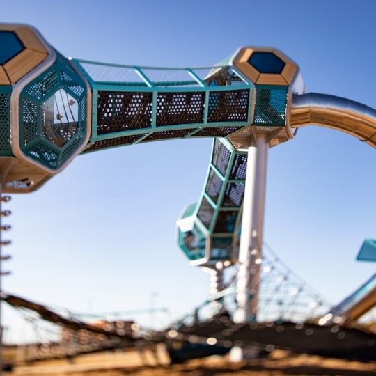 Structure pour aire de jeux IP - Urbadis - Résistance à la tension 3.866,88 kg/cm² - arcs en acier galvanisé et câbles renforcés_3