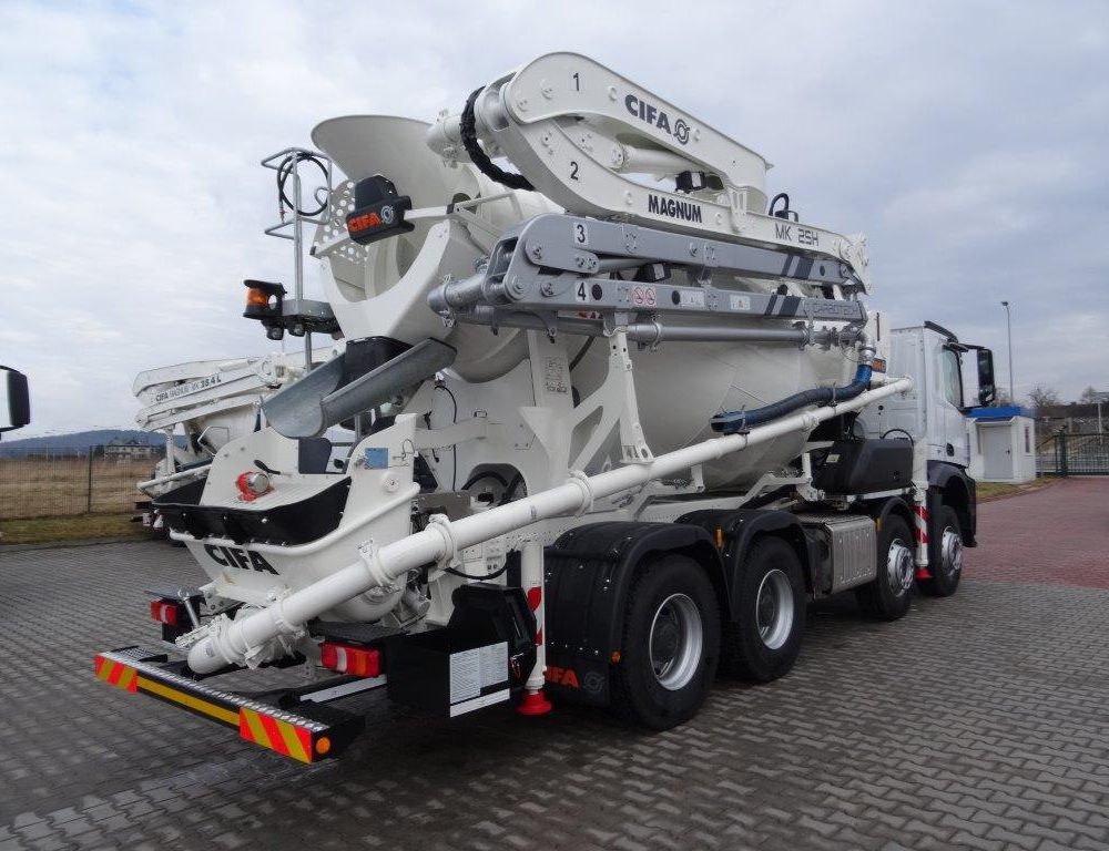 Mercedes-benz arocs 3240 8x4 malaxeur-pompe cifa mk25h carbotech_3