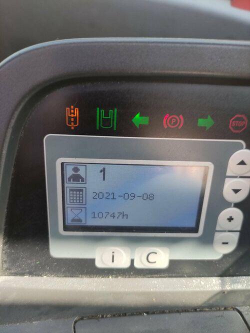 Chariot à mât rétractable BT RRE160 E000587 - disponible en occasion et en location de courte à longue durée_3