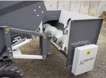 Porte-outils agricole avec moteur 4 cylindres et 3 roues motrices