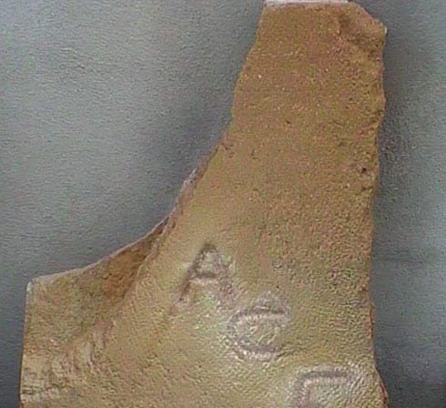 Sableuse pour travaux de décapage, gravure et gommage sans poussière ni rebond d'abrasif - OLYMPIA - aspiration cyclonique et buses de 3 à 4 mm_3