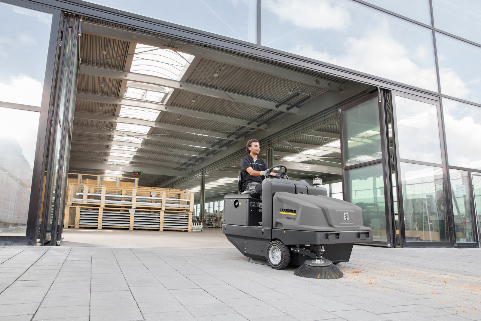 Balayeuse autoportée KM 120/250 R Bp Pack Classic - batteries, moteur électrique, usage intérieur et extérieur_3