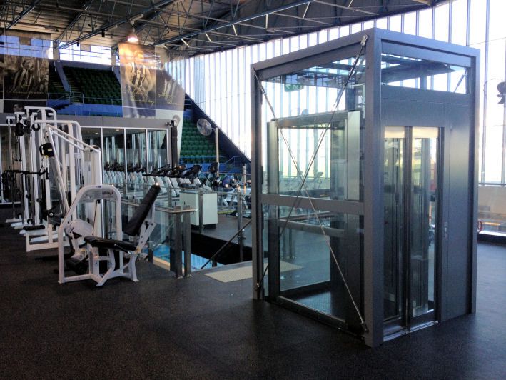 Élévateur vertical PMR avec gaine fermée - EAP France - Confort, sécurité et dimensions adaptables_3