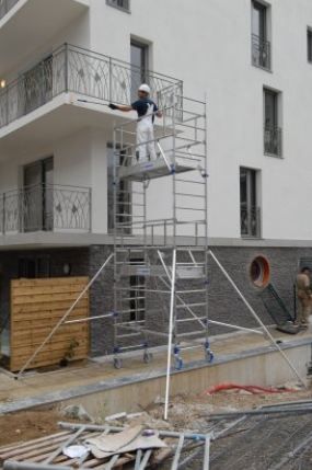 Échafaudage roulant aluminium Totem 2 Box 180 - Comabi SNC - Hauteur de travail maximale 9,85 m_3