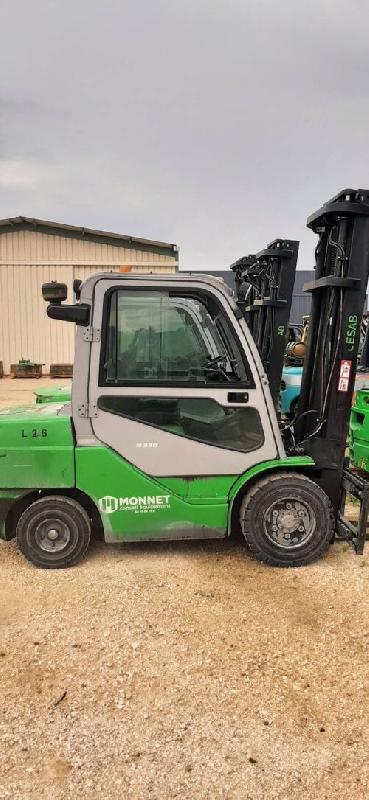 Chariot élévateur diesel CESAB M330D 2473 - disponible en occasion et en location de courte à longue durée_3