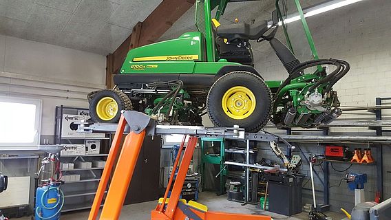 Pont élévateur mobile FA-TORO - 2,75 t / 2,3 m - électro-hydraulique, rampes d'accès et bras télescopiques_3