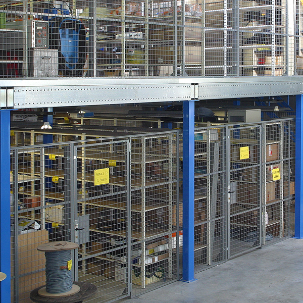 Cloison grillagée pour la délimitation des zones de stockage et la fermeture des stockages sensibles_3