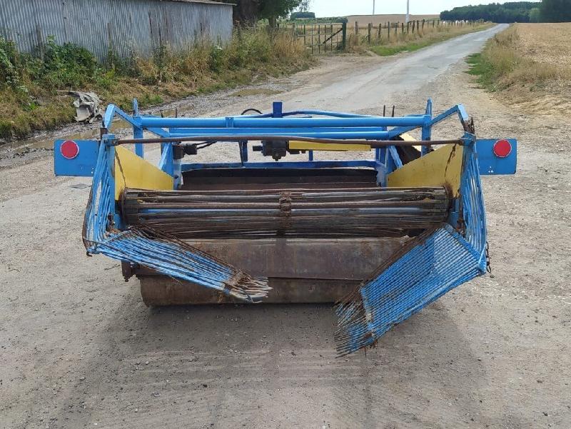 Arracheuse maraîchère/légumière Krukowiak aligneuse 1m65 - 2 rangs, rouleau plombeur, ameneur rotatif pour oignons - Occasion_3