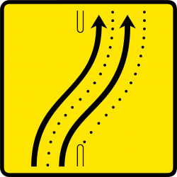 Panneau de voirie temporaire KD8 ex5 - Changement de chaussée ou de trajectoire sur deux voies_3