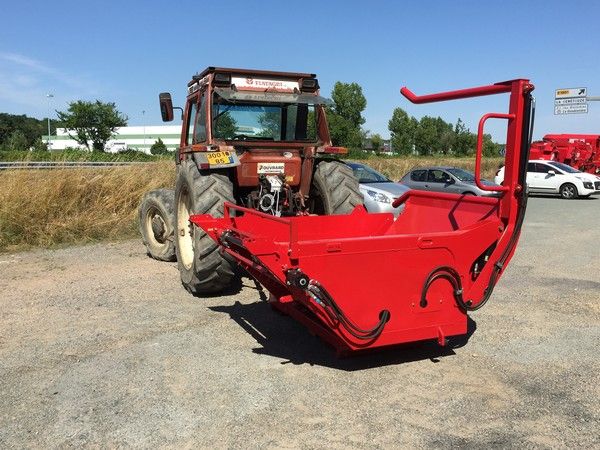 Dérouleuse pailleuse rotative - Atelier 3T - Attelage automatique - Agrisphère_3