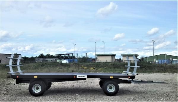 Plateau 4 roues pour usage agricole avec flèche d'attelage renforcée