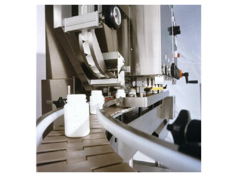 Unicap 150 - bouchonneuse polyvalente avec vitesse jusqu'à 200 contenants par minute et contrôles PLC Allen-Bradley_3