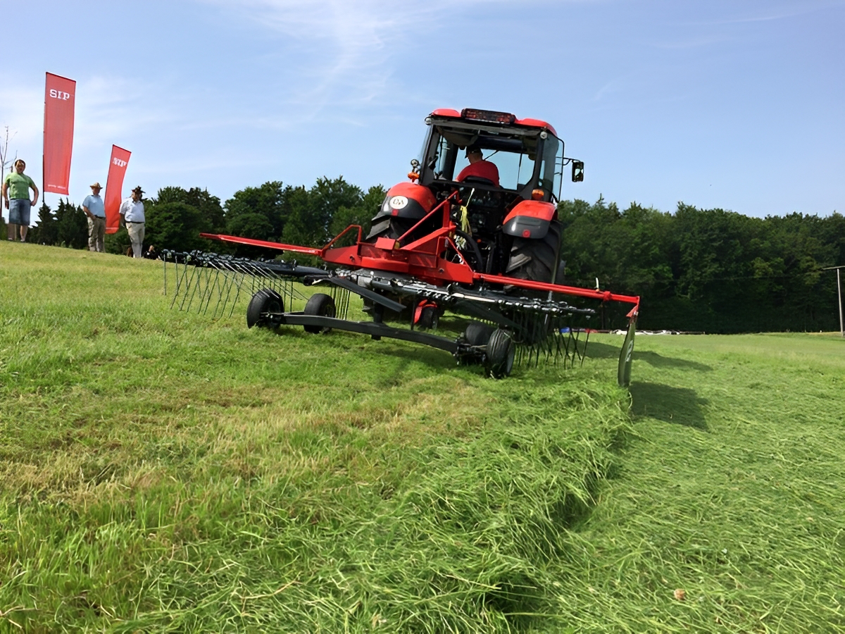 Machine d'andainage SIP avec rotor de 3,15 mètres de diamètre