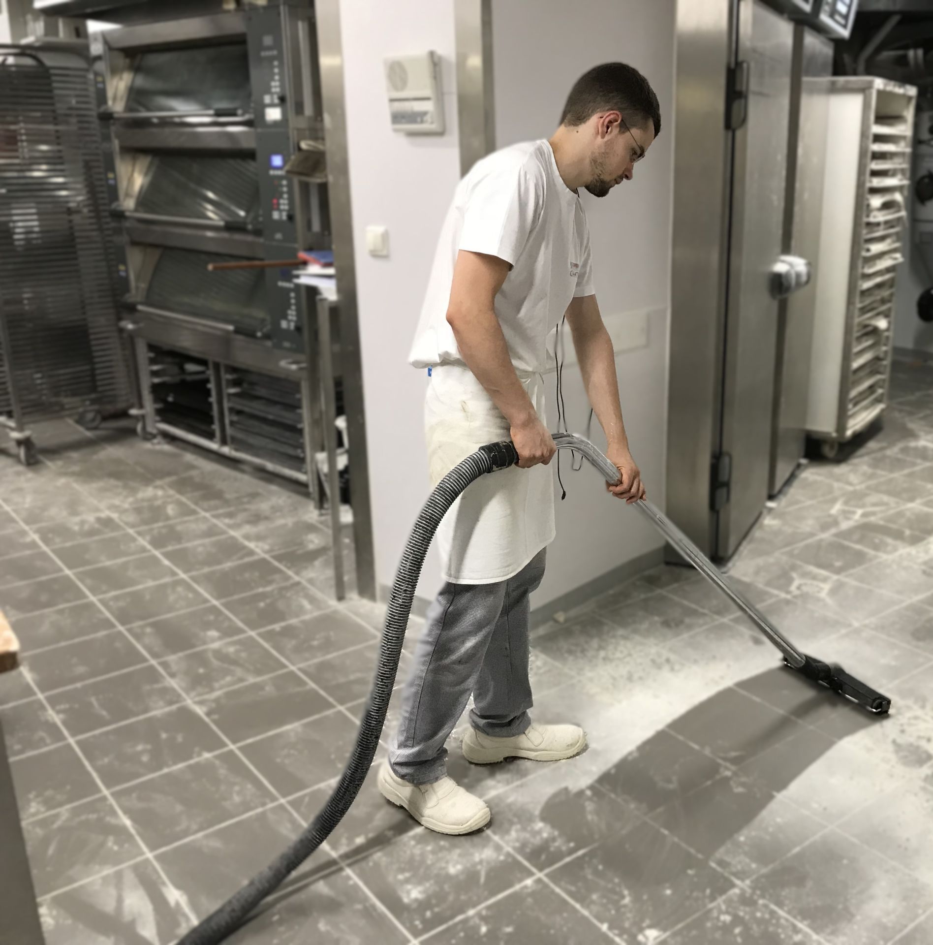 Aspirateur boulangerie - spécial farines et four, compact et mobile avec 2 moteurs monophasés 230V_3