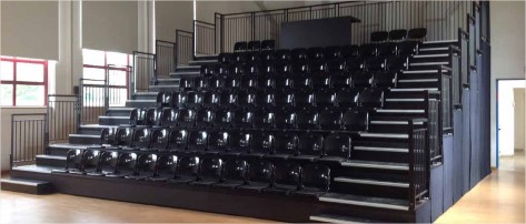 Gradin mobile avec roues non marquantes pour sols variés