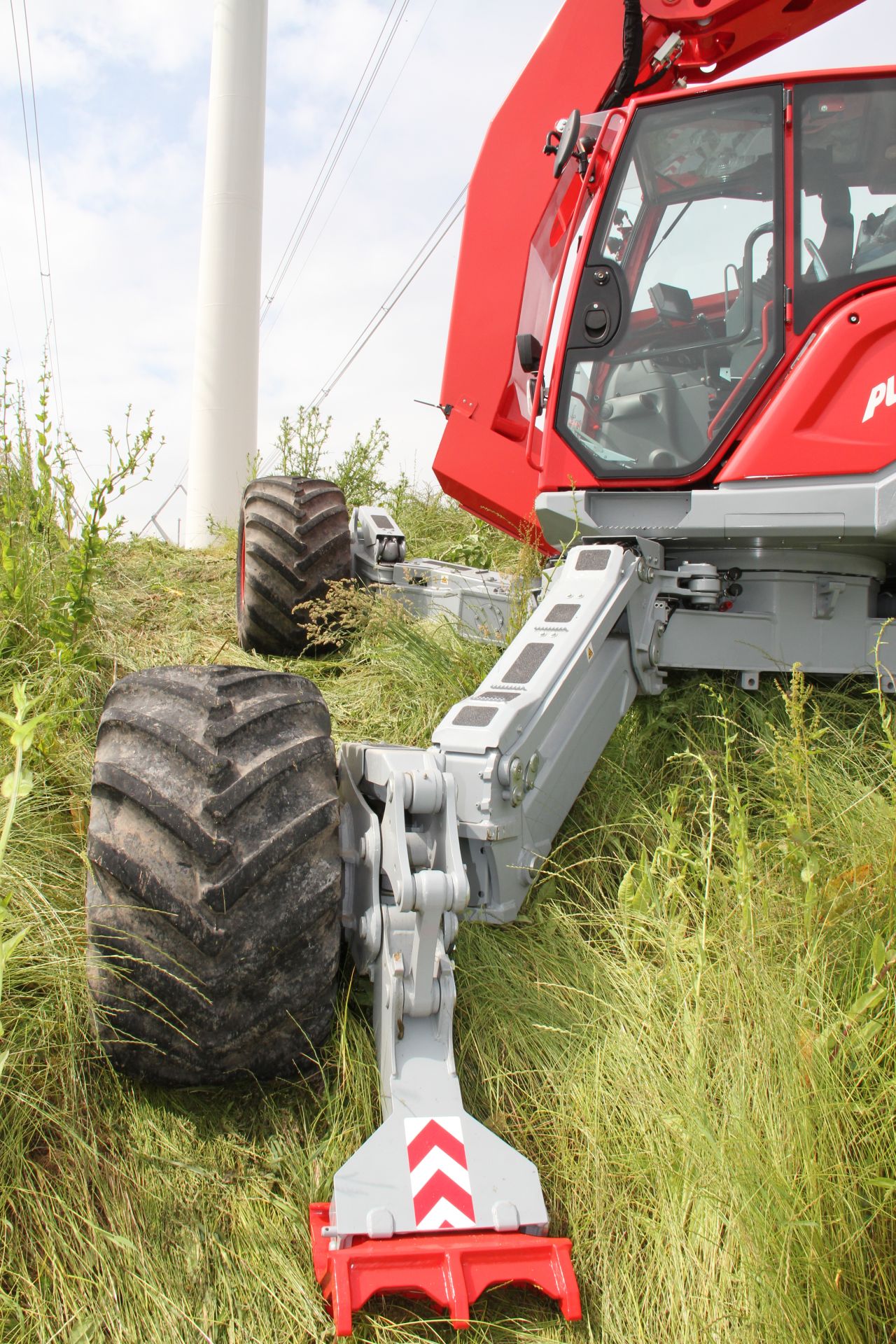 Nacelle PUMA 42GTX idéale pour maintenance de châteaux d’eau et élagage