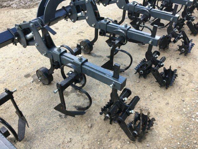 Équipement agricole NC DK repliable avec 7 éléments et 2 dents par rang