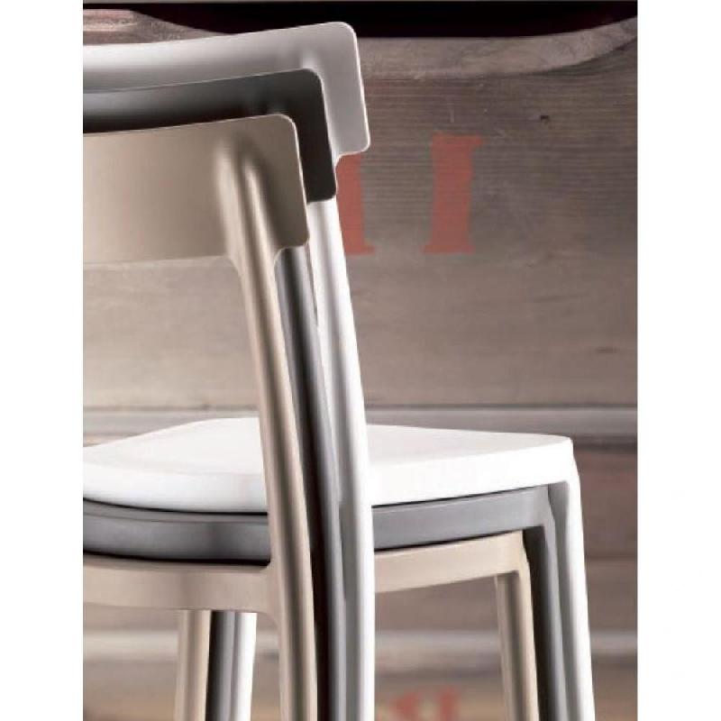 Lot de 4 chaises empilables Corsocomo en polypropylène taupe - Collection d'automne - Design moderne_3
