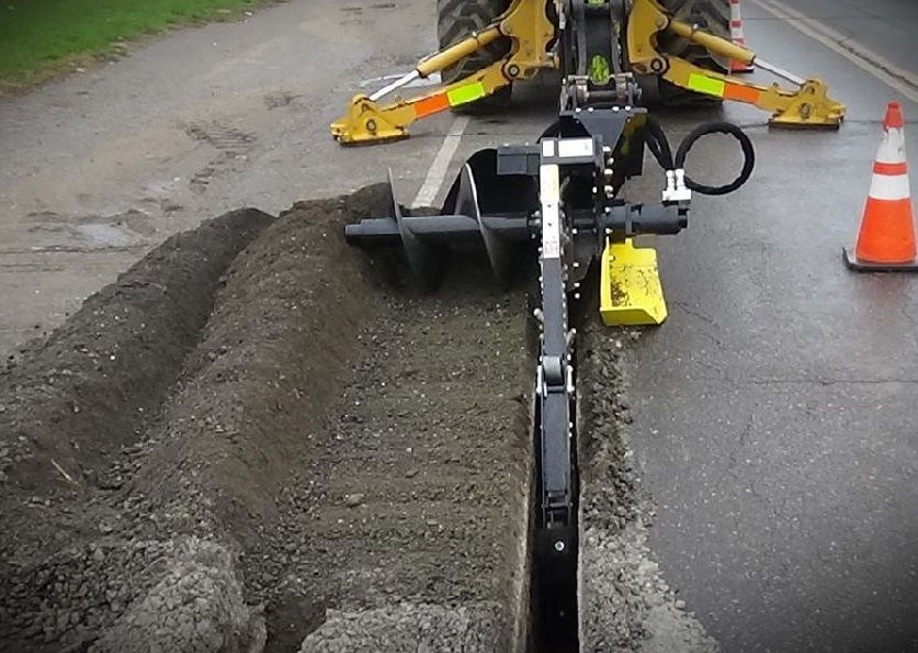 Trancheuse pour tractopelle et mini chargeuse