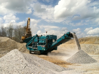 Concasseur giratoire Powerscreen Maxtrak 1000 - mobile sur chenilles, capacité jusqu'à 230 t/h_3