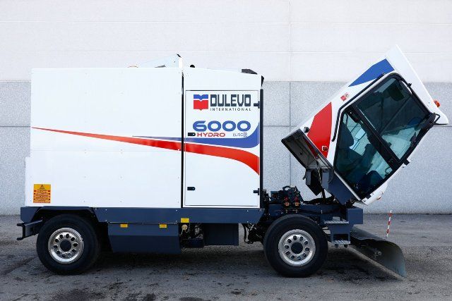 6000 Hydro - Balayeuse de voirie Dulevo - 5900 litres - haute pression et ergonomie_3