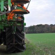 Appareil agricole avec dégagement sous bâti de 840 mm