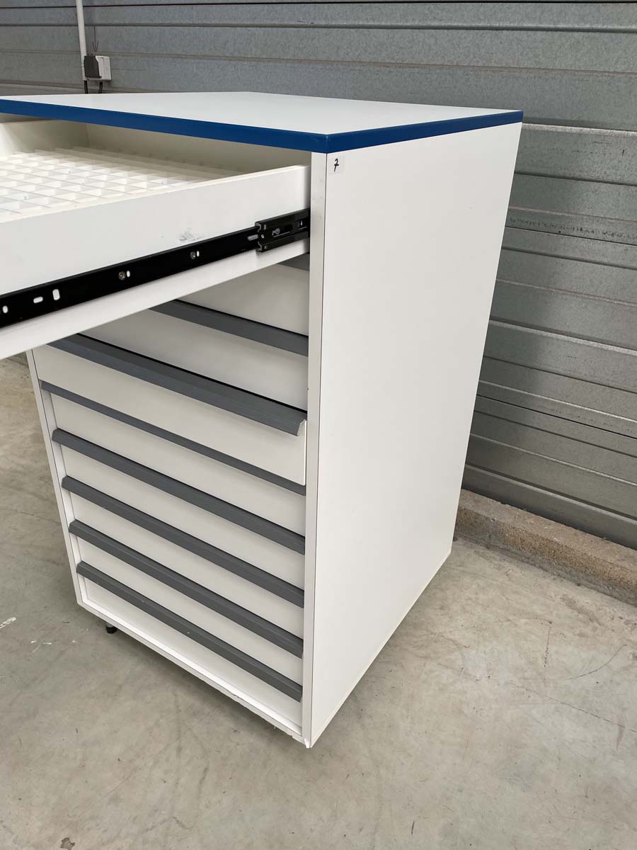 Meuble d'occasion de laboratoire avec tiroirs - 9 tiroirs sur pieds métal - ATEX - P21091156_3