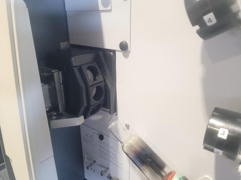 Spectromètre d'Absorption Atomique flamme VARIAN SpectrAA 240FS_3