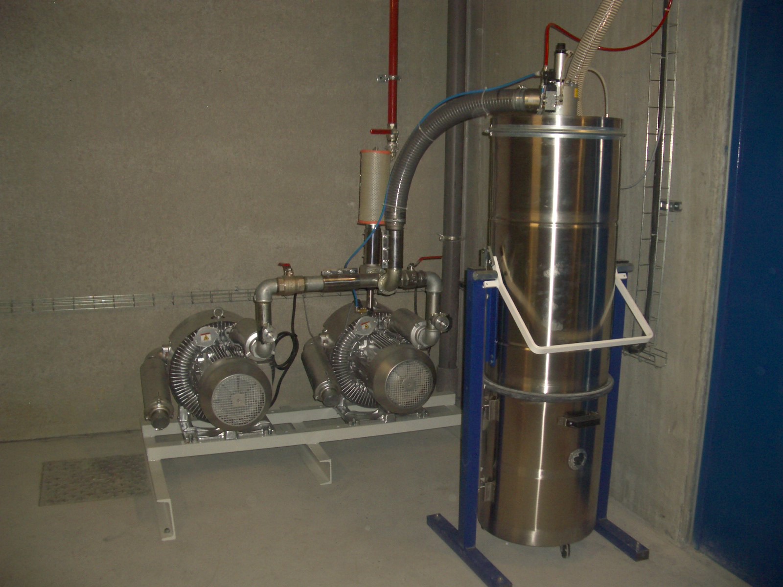 Alimentation matière avec filtration centralisée des poussières