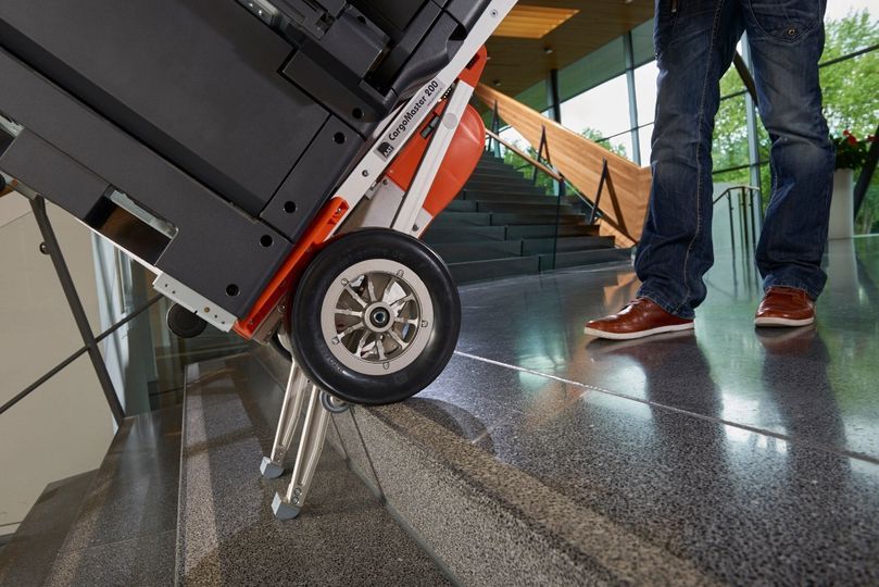 Diable monte-escaliers électrique en aluminium pour photocopieurs - Capacité 200 kg - Cargomaster CC200_4