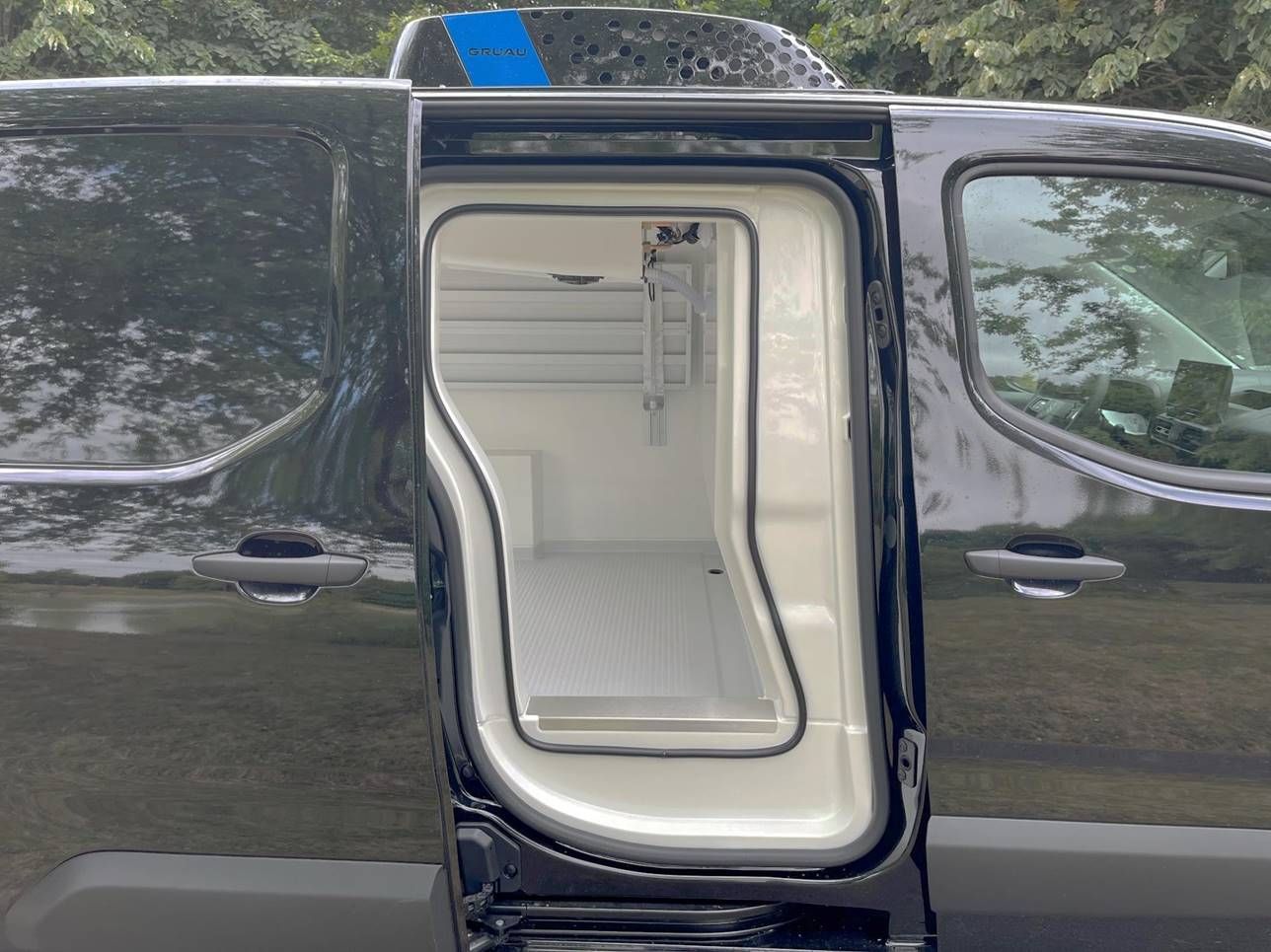 Véhicule frigorifique Cellule intégrée IsoCity - Citroen Berlingo - Froid positif ou négatif_3