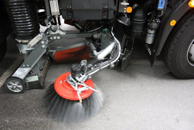 7500 - Balayeuse de voirie aspiratrice Dulevo - 6 m³ - Haut rendement et faible émission_3