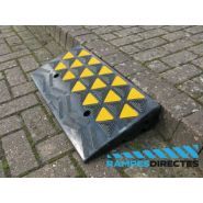 Rampe de trottoir en caoutchouc recyclé 100mm - capacité 15000kg - réflecteurs intégrés - SKU TRP1MCONF_3