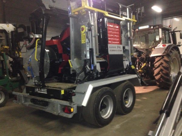 Broyeur à plaquettes petite et robuste pour la réduction en copeaux du bois jusqu'à 50 cm d'épaisseur - mus-max t7l z_3