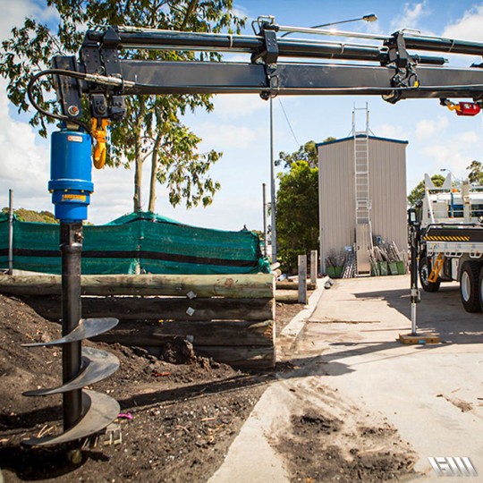Tarière pour creusage compatible camion-grue et mini-pelle