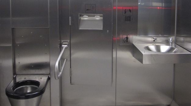 Sanitaire à usage mixte conforme à la législation européenne sur l'accessibilité