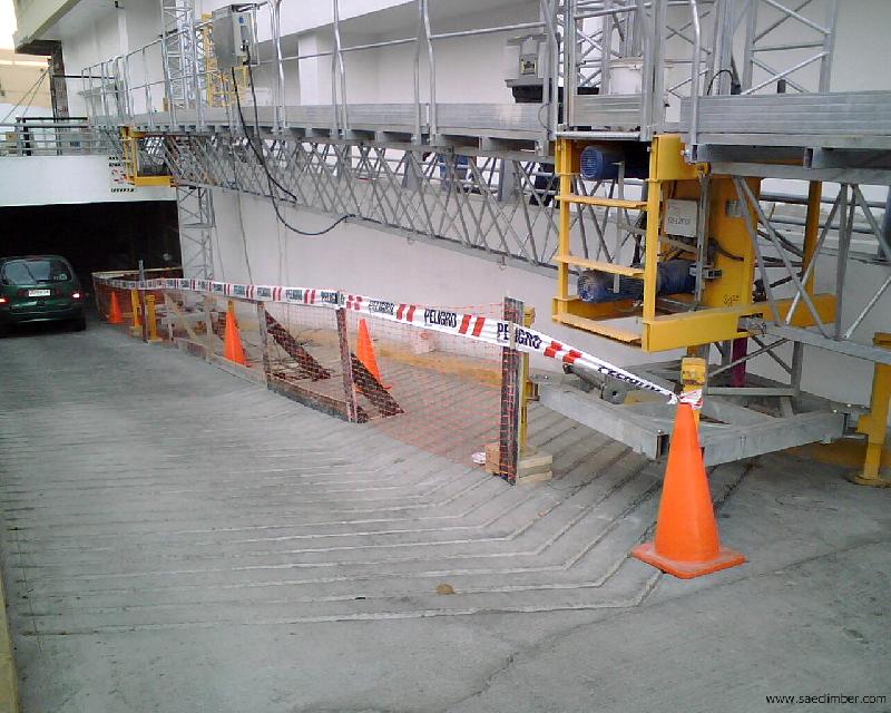 Plateforme motorisée P36 - échafaudage motorisé avec mât triangulaire - mono-mât et bi-mât - charge maximale jusqu'à 3.600 kg_3